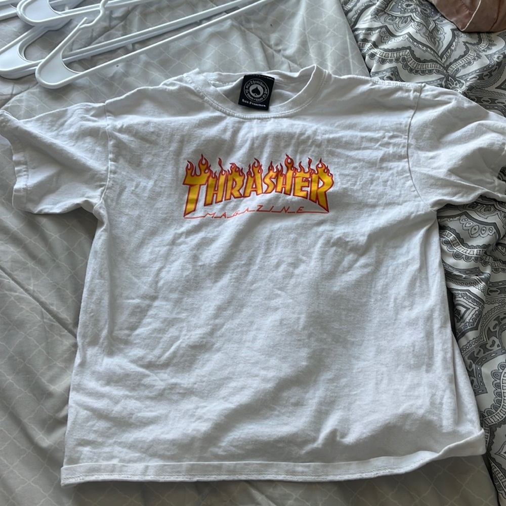 white trasher t shirt